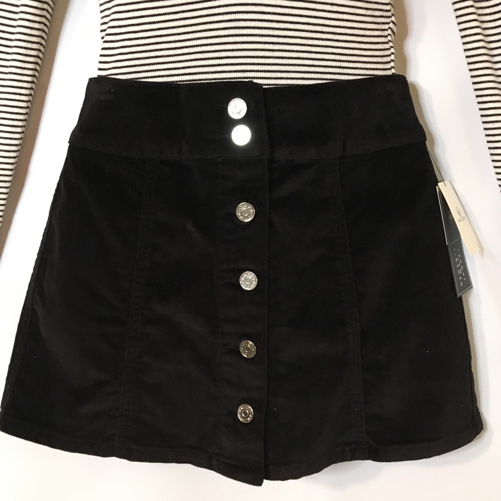 ✨NWT✨GMJ Lux Velour A line Skirt
